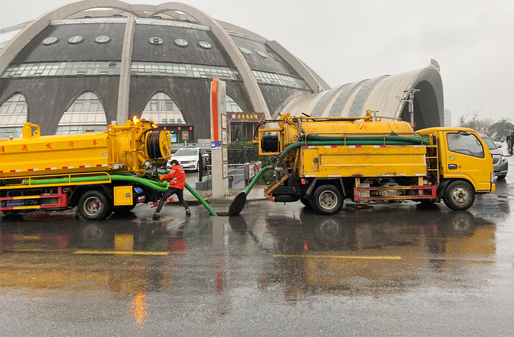 271小卫街商场管道清淤