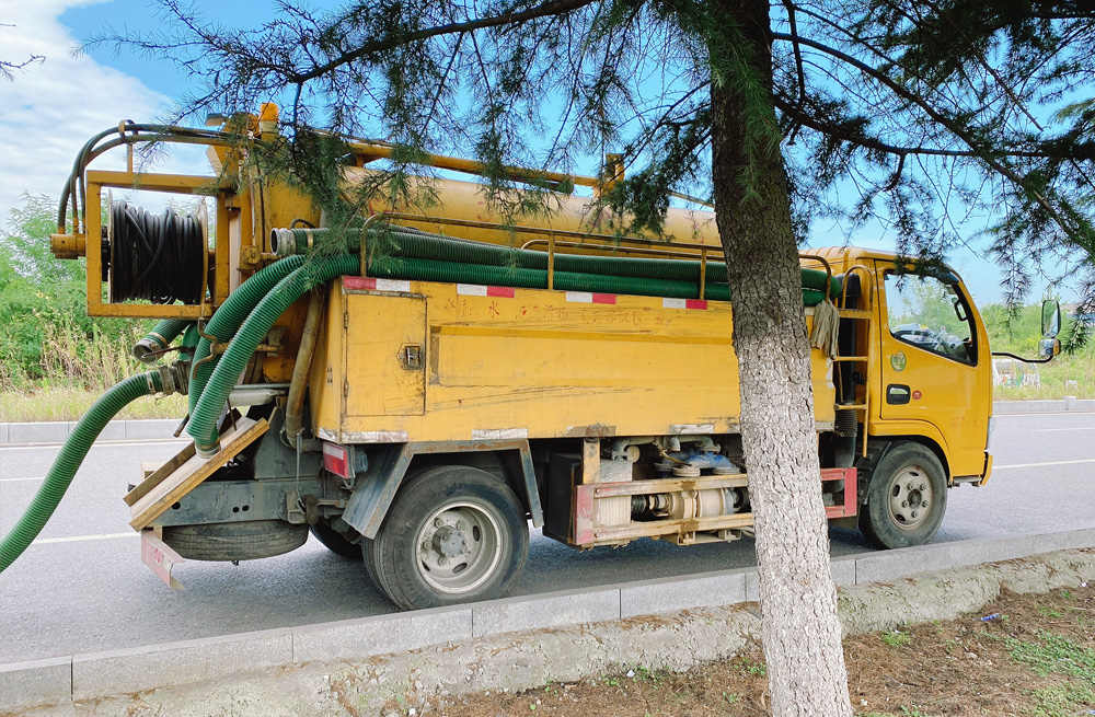 283小卫街清洗抽粪车