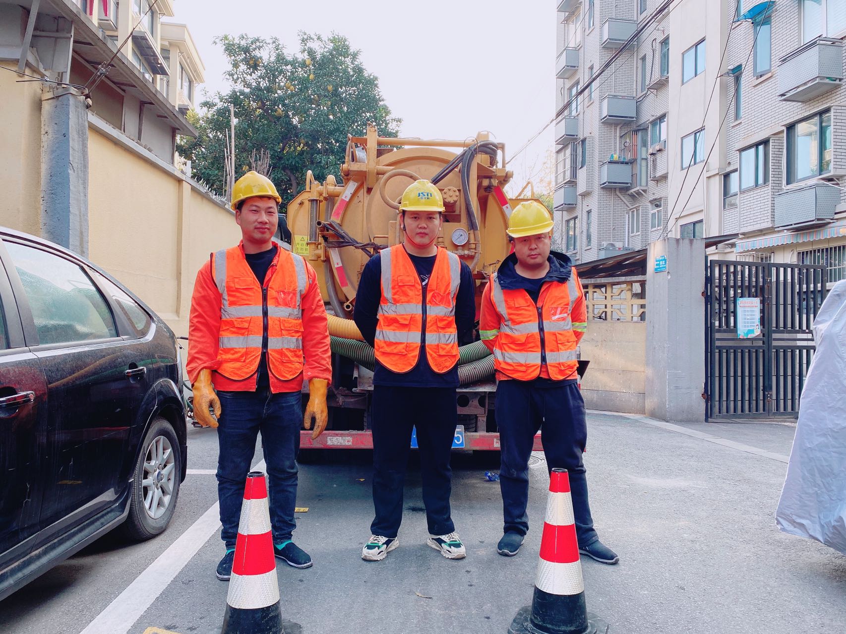 小卫街南京某小区管道清淤检测施工