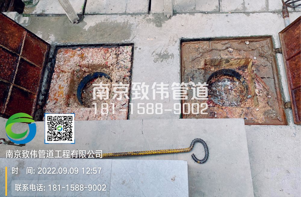 小卫街工地食堂隔油池油污清理施工现场